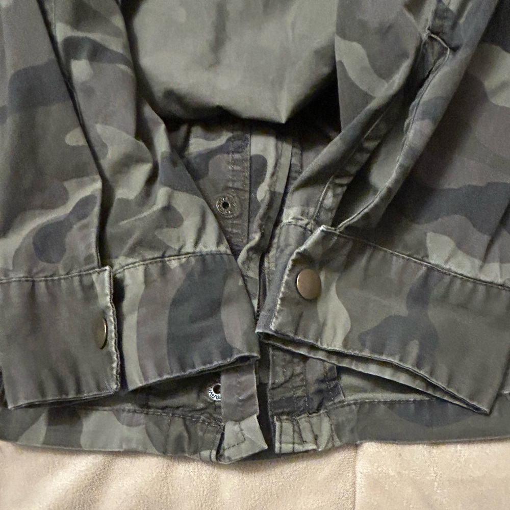 Love Tree Camouflage Jacket - Picture 14 of 15